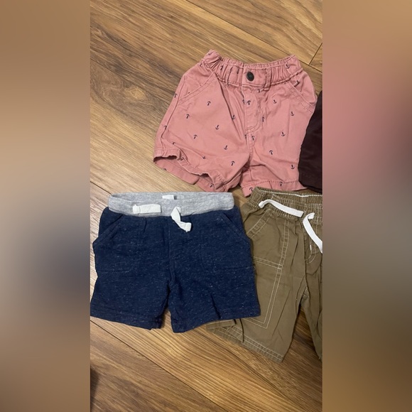 Boys 18 month shorts lot of 5 - Picture 2 of 3